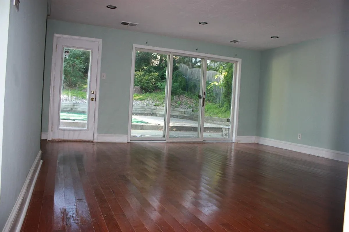 1213 Manoa Rd - Photo 2 of 8