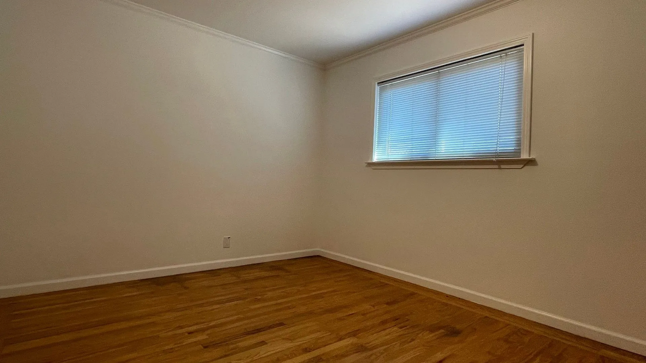 1210 Santa Paula Ave - Photo 3 of 16