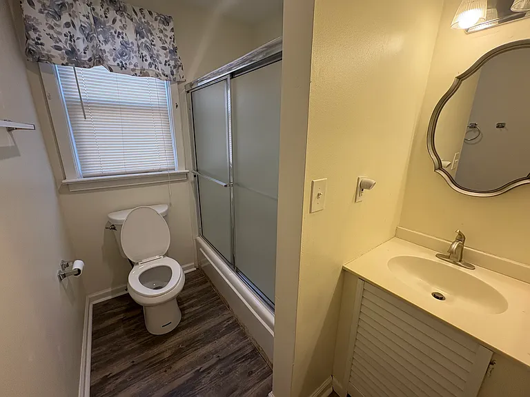 4928 Lancaster St - Photo 6 of 10