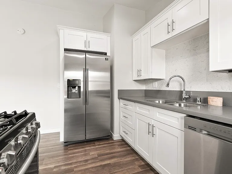 17138 Sunderland Dr - Photo 4 of 15