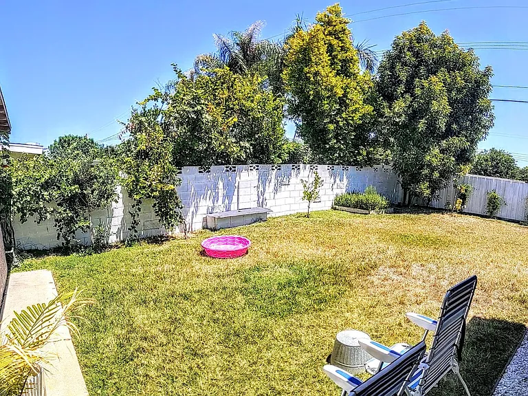 6532 Gross Ave - Photo 3 of 37