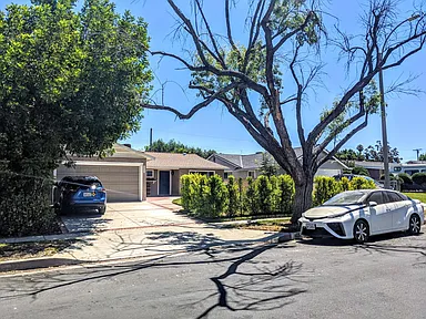 6532 Gross Ave - Photo 5 of 37