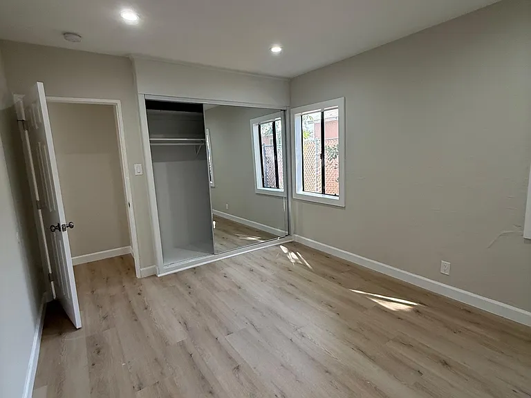 19552 Hartland St - Photo 2 of 14