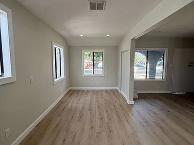 19552 Hartland St - Photo 6 of 14