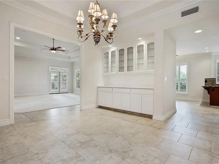 3329 Canterbury Ct - Photo 7 of 12