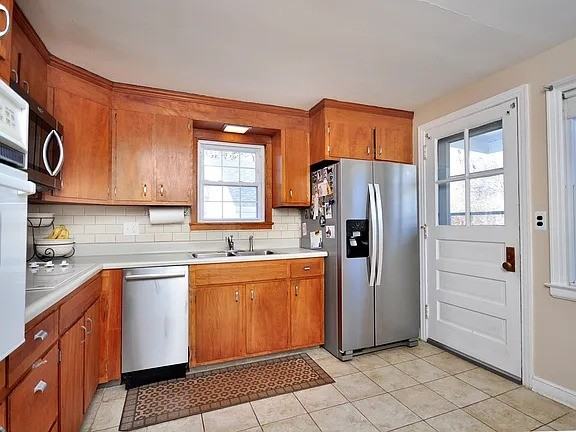 150 Parker St - Photo 2 of 8