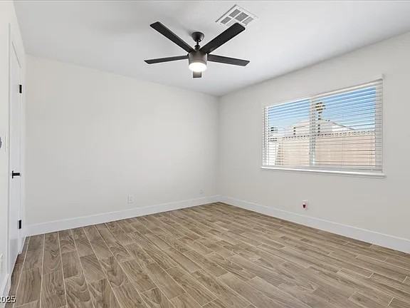 409 Marion Dr - Photo 3 of 8