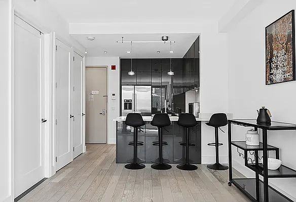 4415 Purves St #3B - Photo 4 of 17