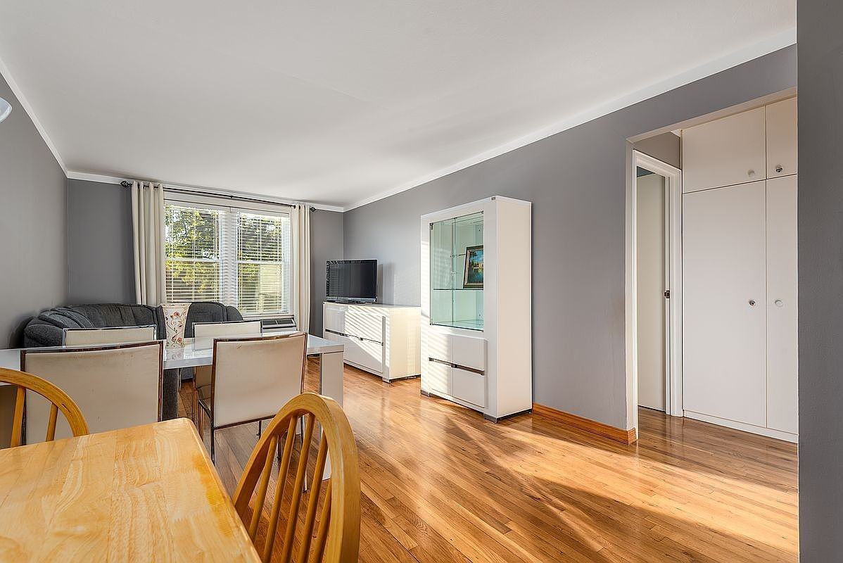 8470 129th St #2R - Photo 3 of 16