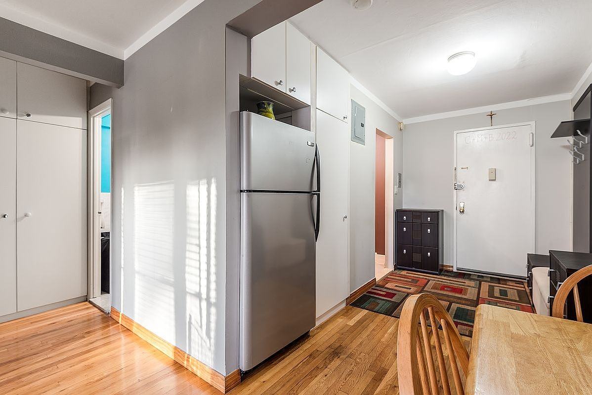 8470 129th St #2R - Photo 4 of 16