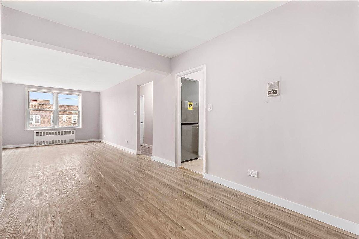 9010 34th Ave #6B - Photo 2 of 17