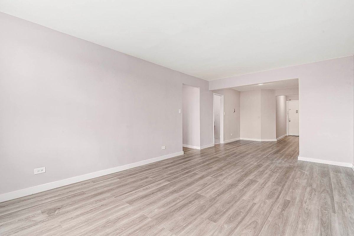 9010 34th Ave #6B - Photo 3 of 17