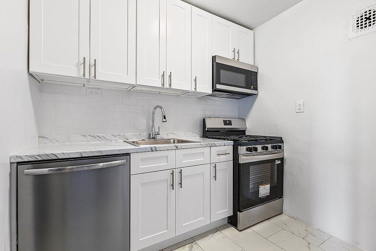 9010 34th Ave #6B - Photo 6 of 17