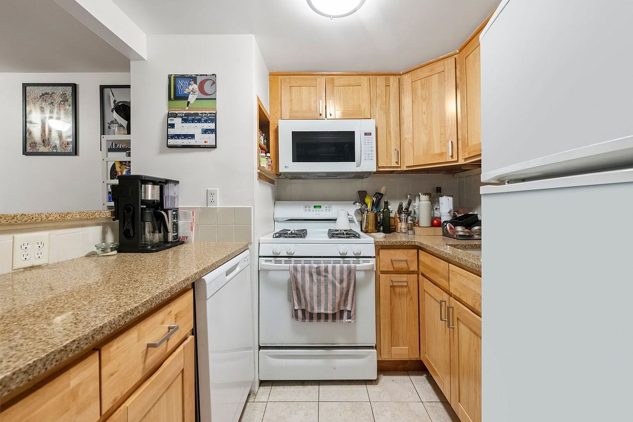 126 W 132nd St - Photo 3 of 4