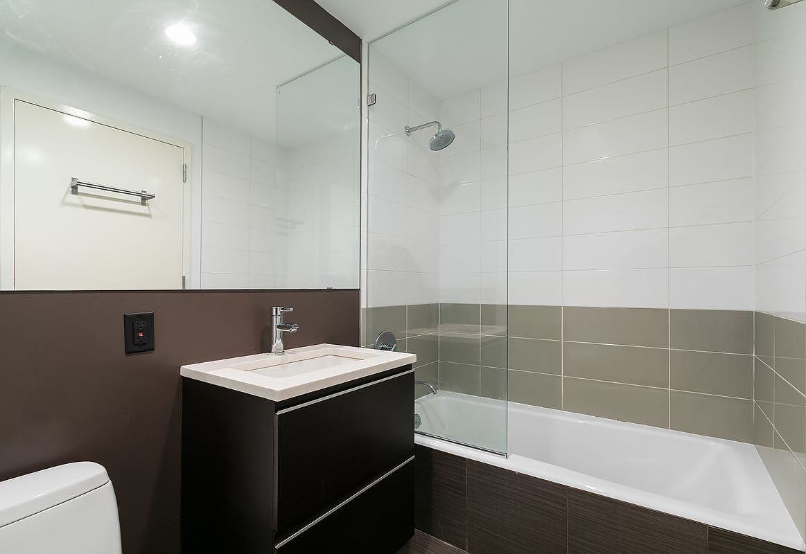 226 50th Ave #8I - Photo 5 of 5