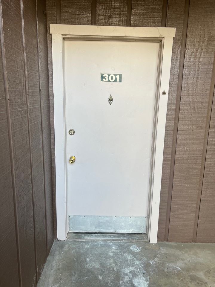 2800 Victory Dr #301 - Photo 4 of 15