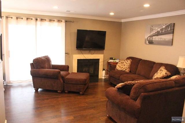 39 Pine Ct #39 - Photo 3 of 15