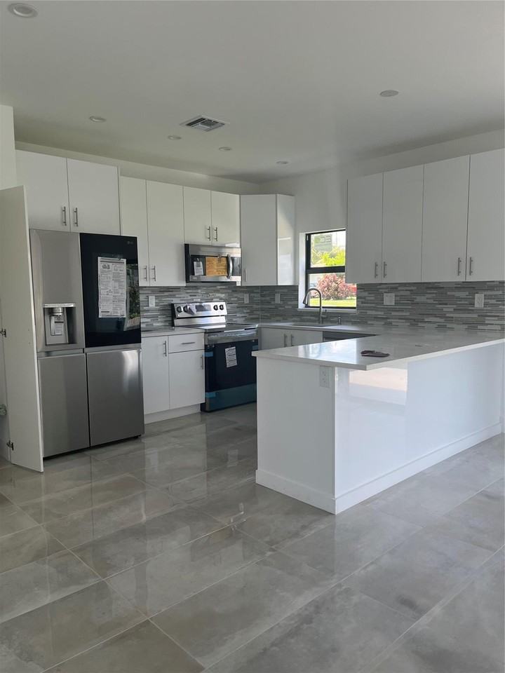 2877 Southeast 1st Court