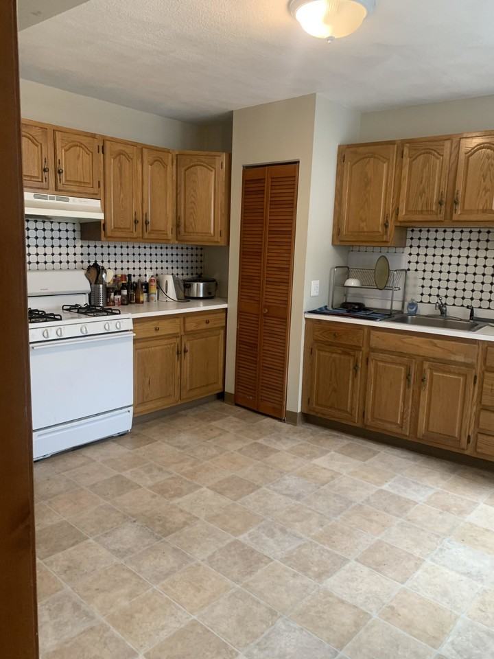 Hanover St #4 - Photo 2 of 17