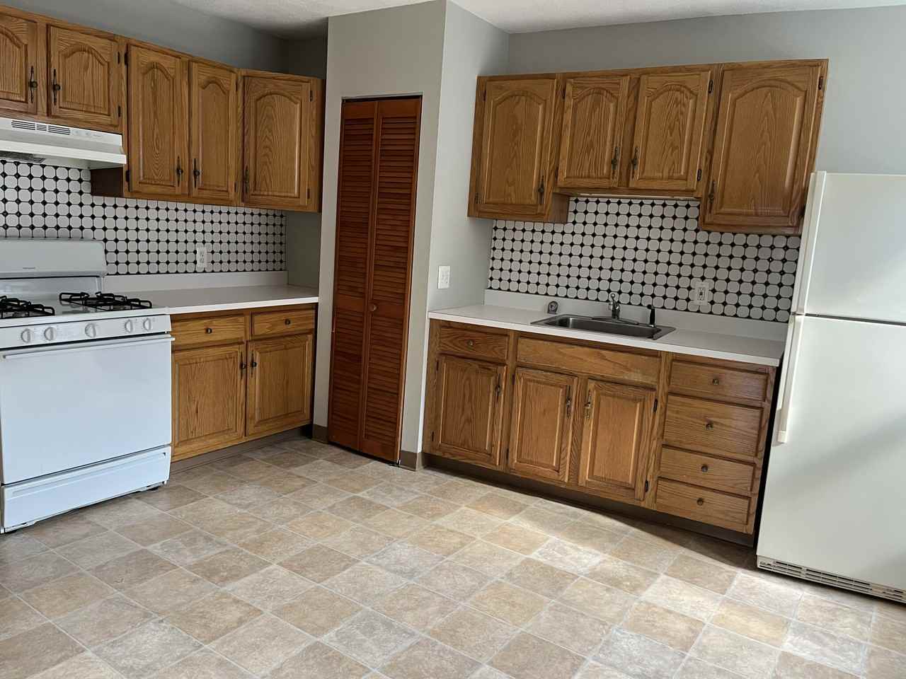 Hanover St #4 - Photo 3 of 17