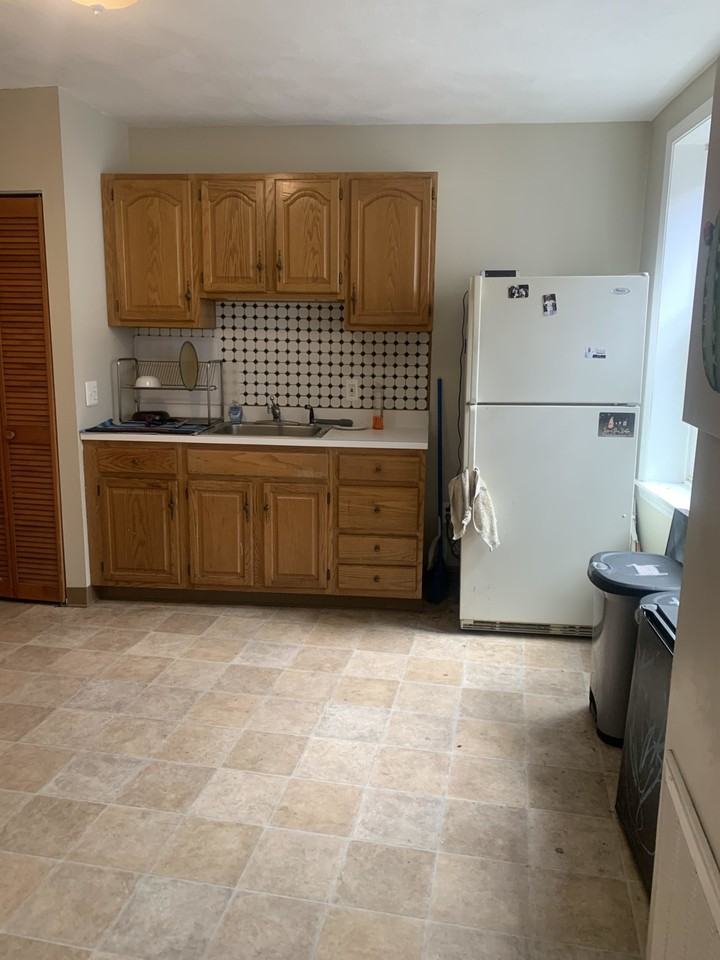 Hanover St #4 - Photo 4 of 17