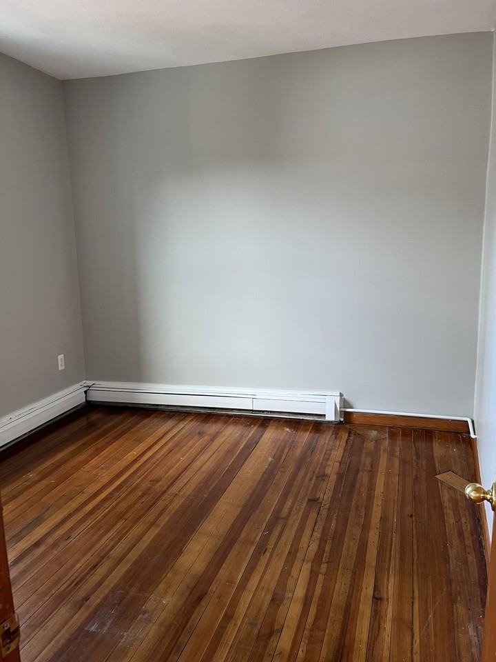 Hanover St #4 - Photo 6 of 17