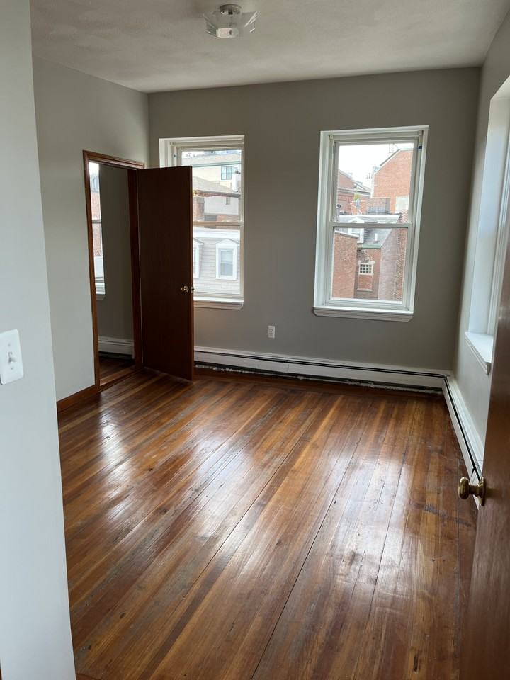 Hanover St #4 - Photo 7 of 17