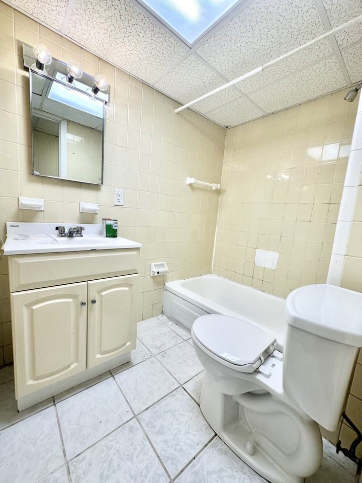 Glenville Ave. & Harvard Ave #B6 - Photo 4 of 24