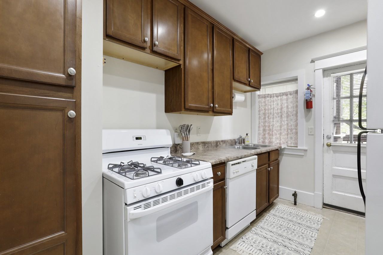 603 West Green Street #1E - Photo 7 of 14