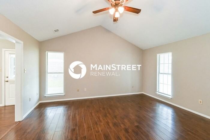 4238 Highgate Dr - Photo 3 of 16