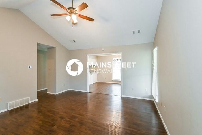 4238 Highgate Dr - Photo 5 of 16