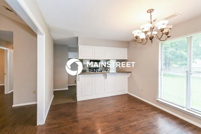 4238 Highgate Dr - Photo 7 of 16