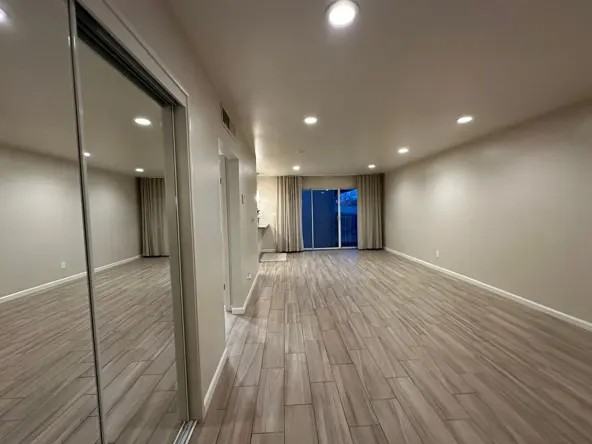 The Q - Photo 3 of 64