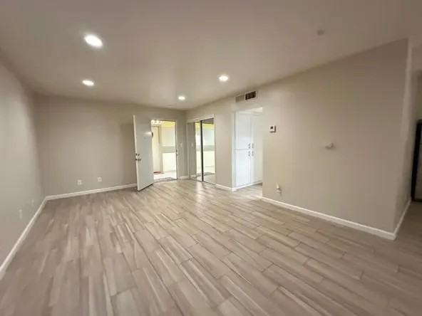 The Q - Photo 6 of 64