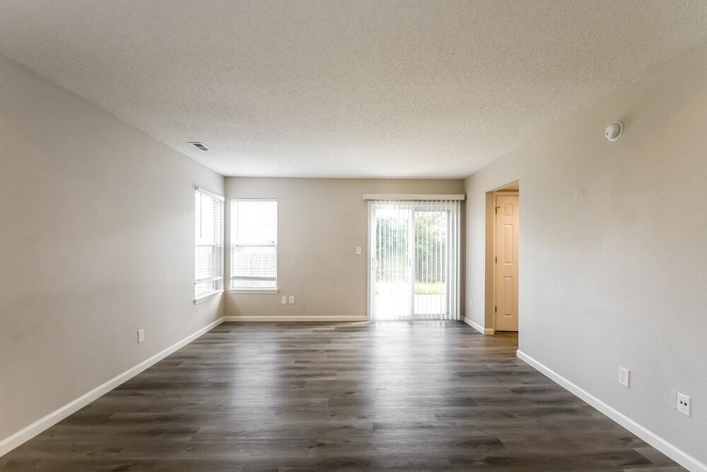 10343 Kensil St - Photo 6 of 16