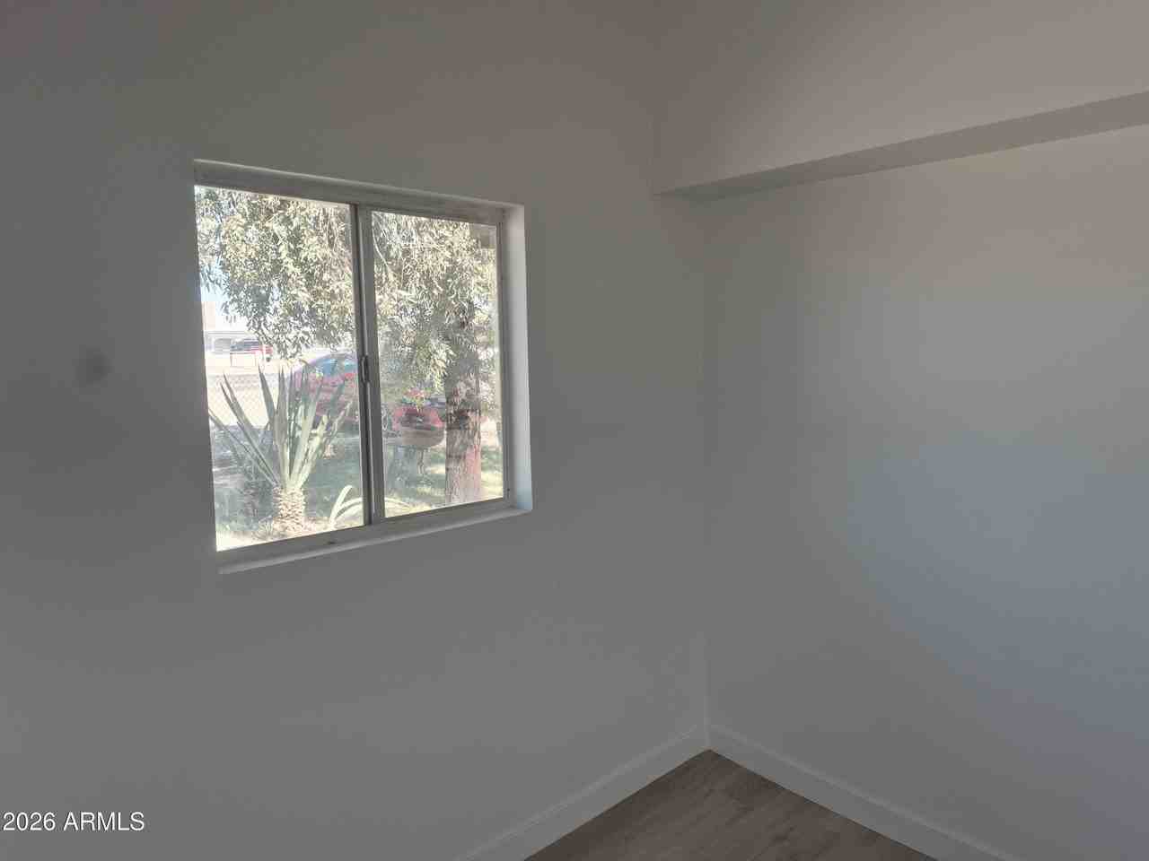 7508 W Orangewood Ave Unit 5 - Photo 6 of 9