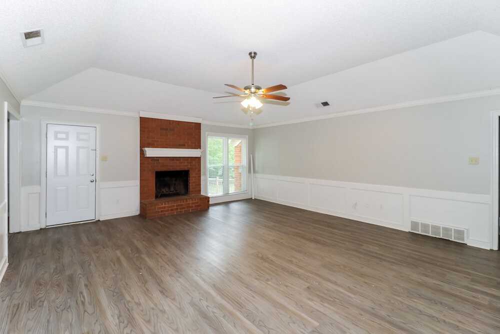 306 S Glendale Ct - Photo 4 of 16