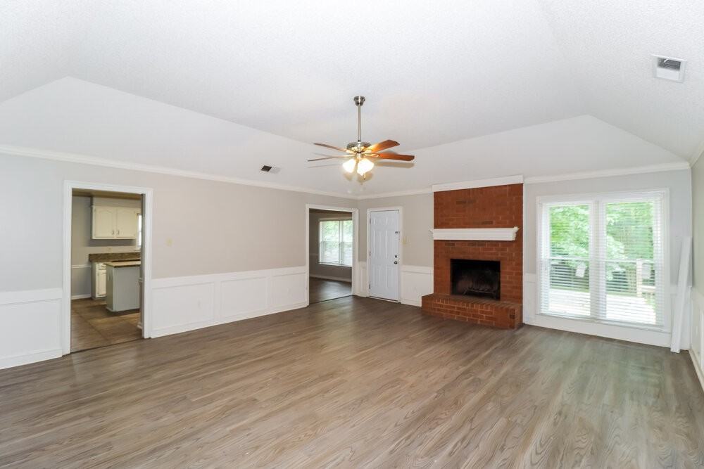 306 S Glendale Ct - Photo 5 of 16