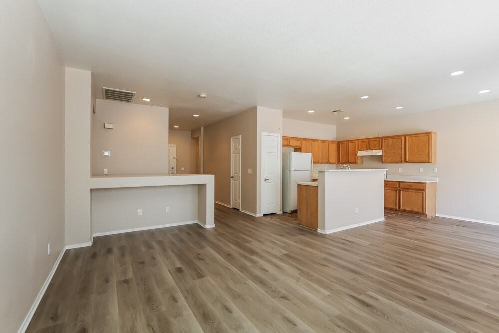 1710 Paradise Reef Ave - Photo 4 of 16