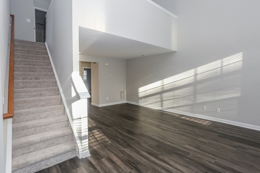 2535 Captains Watch Rd Ne - Photo 4 of 15