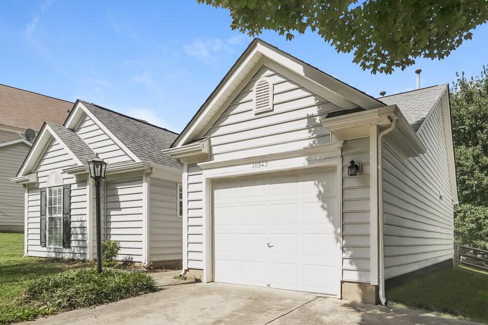 10342 Battle Ct - Photo 3 of 16