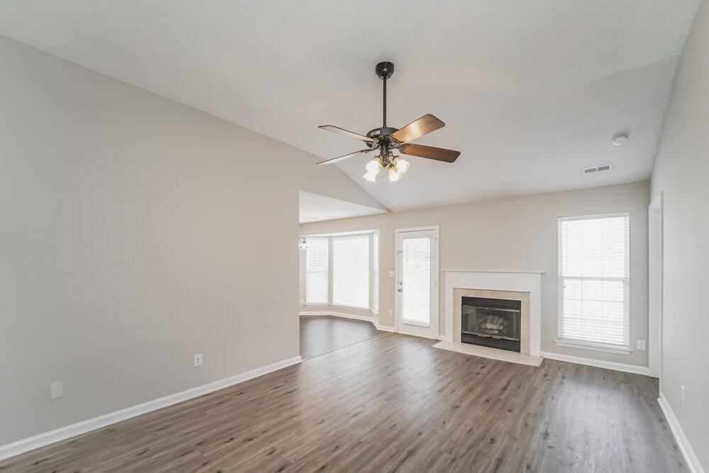 10342 Battle Ct - Photo 4 of 16