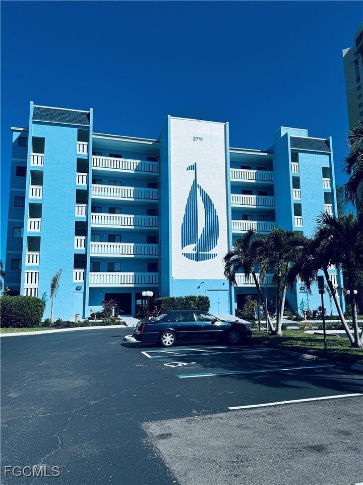 2711 1st St Apt 102 #102