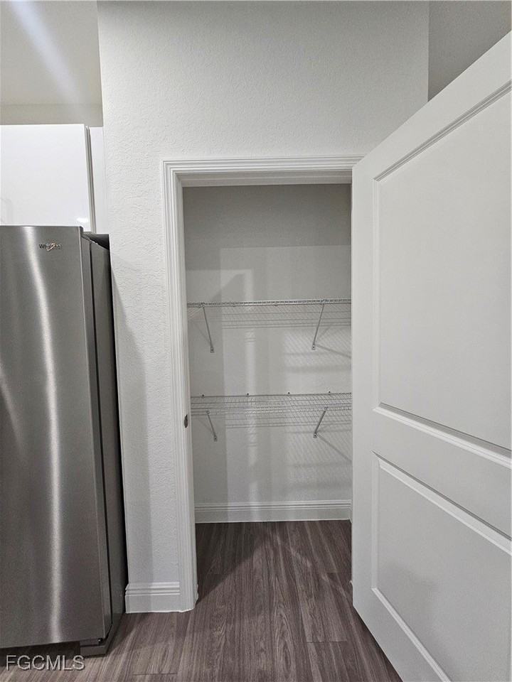 8059 Sherwood Cir - Photo 6 of 22