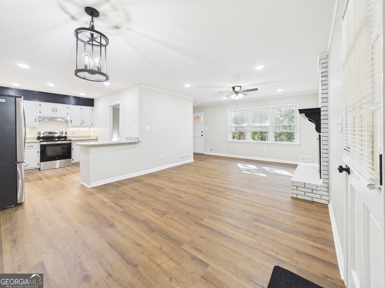 1140 Woodlands Rd - Photo 6 of 18