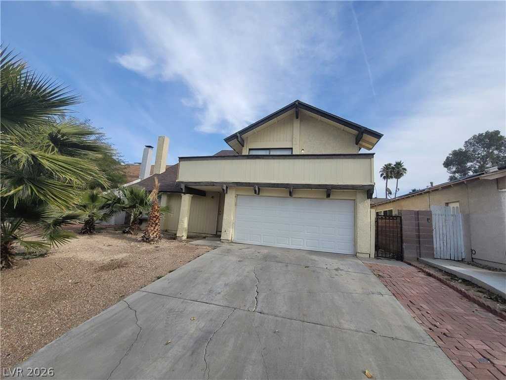 4760 Woodridge Rd - Photo 3 of 50