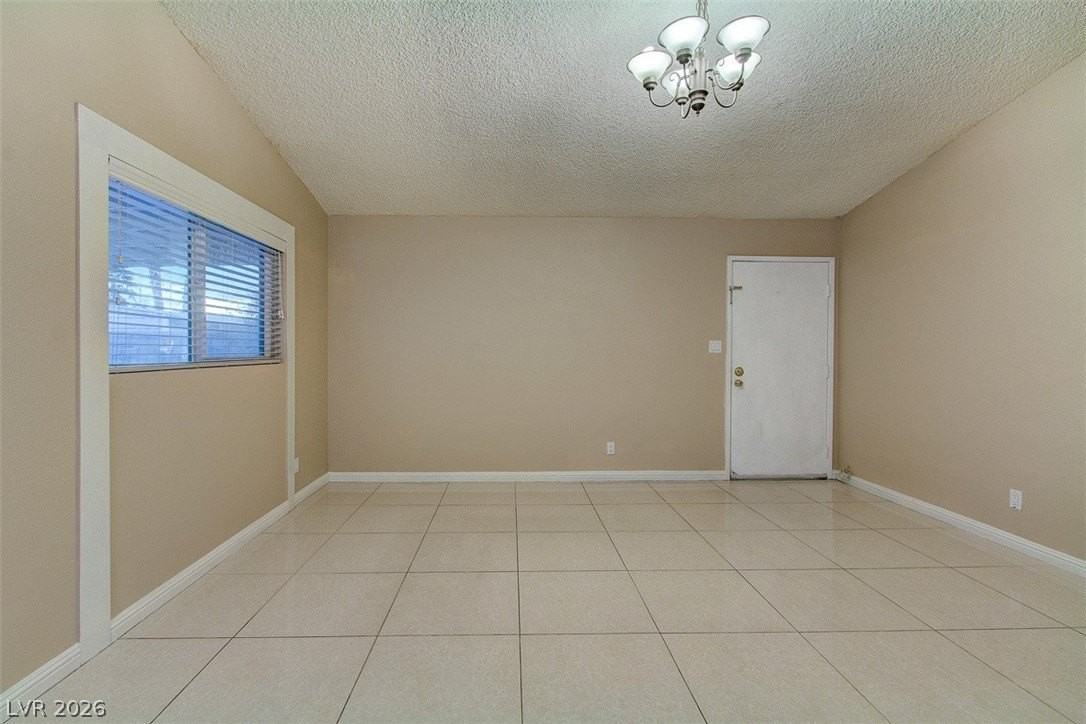 6381 Placer Dr - Photo 3 of 20