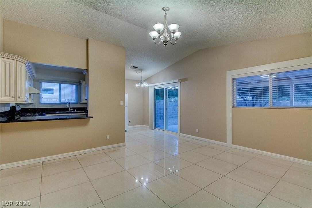 6381 Placer Dr - Photo 5 of 20