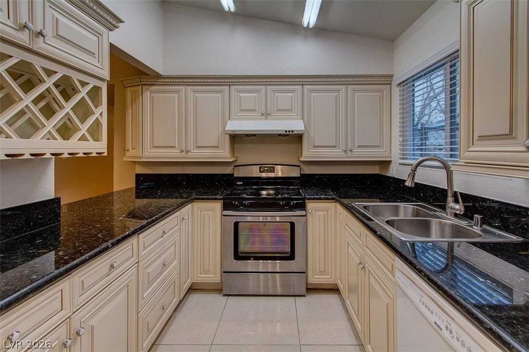 6381 Placer Dr - Photo 6 of 20