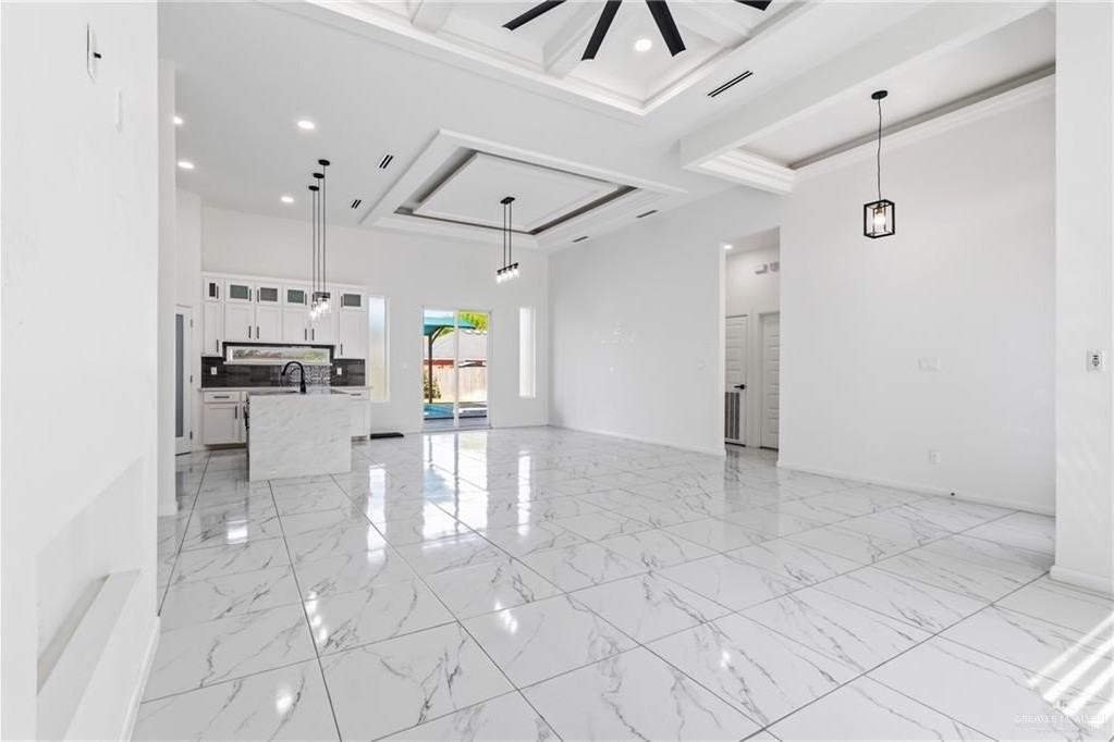 5519 N Chula Vista St - Photo 6 of 22